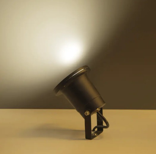 Ako zabezpečiť, aby DL21010 Spot Light dosiahlo vysokú účinnosť a úsporu energie?